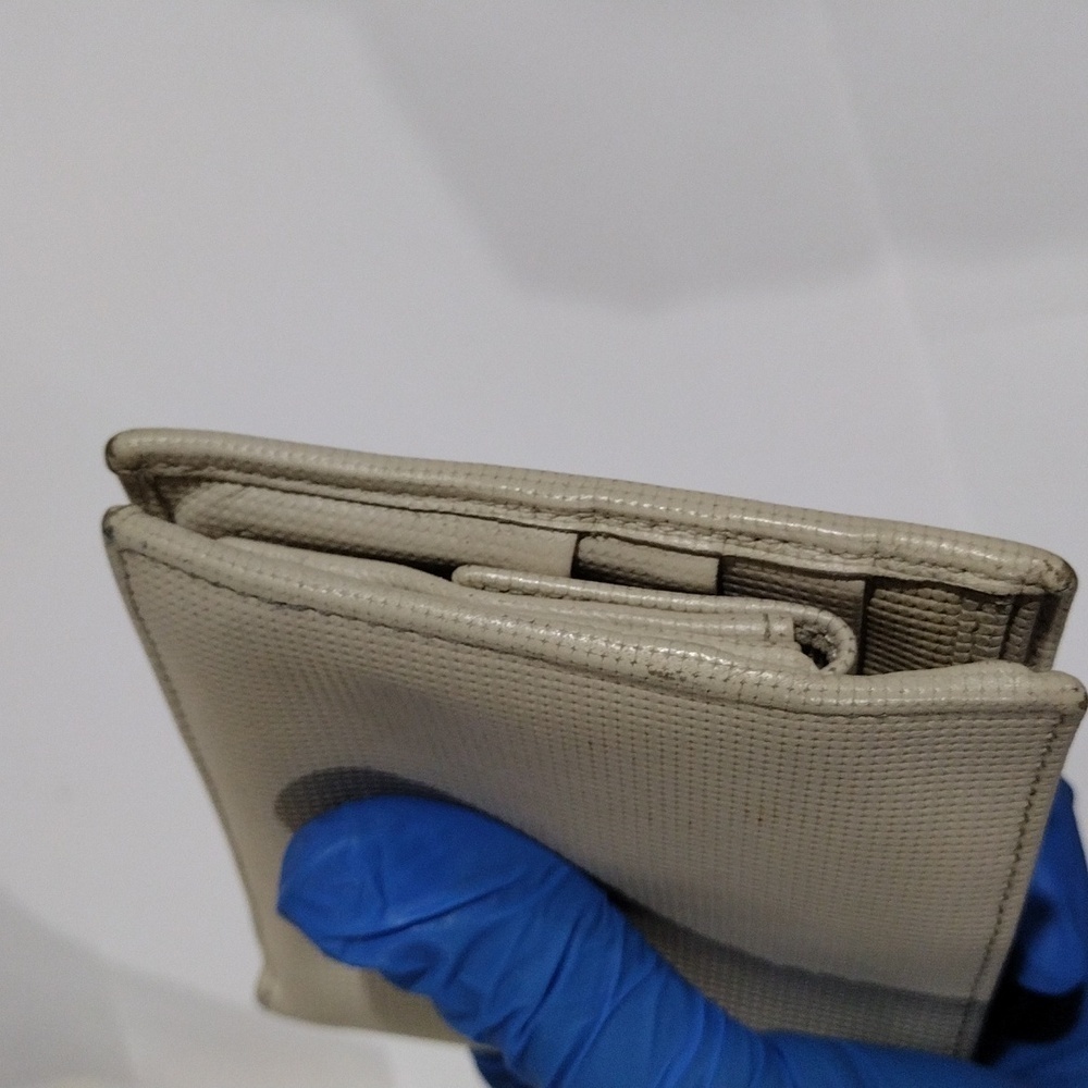 Authentic GUCCI Beige Textured Leather Wallet Silver Hardware w/ Box & Dust Bag - Picture 13 of 17